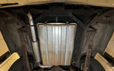 Chrysler-Imperial-1965-Persian-White-Black-46