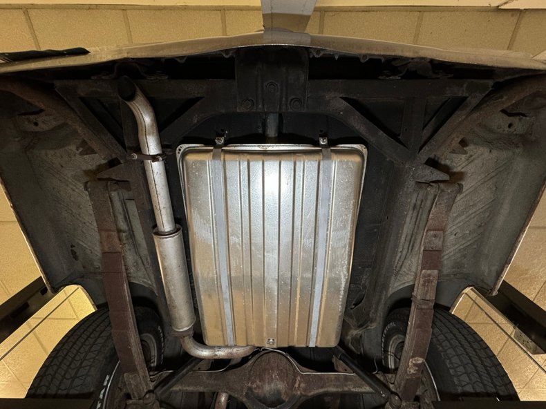 Chrysler-Imperial-1965-Persian-White-Black-46