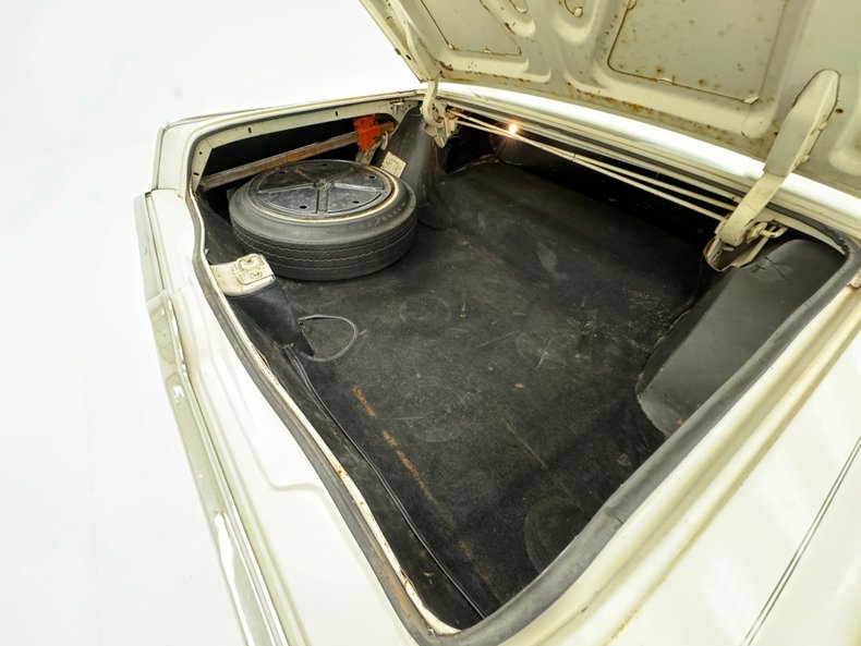 Chrysler-Imperial-1965-Persian-White-Black-48