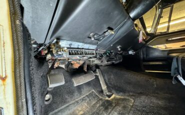 Chrysler-Imperial-1965-Persian-White-Black-8