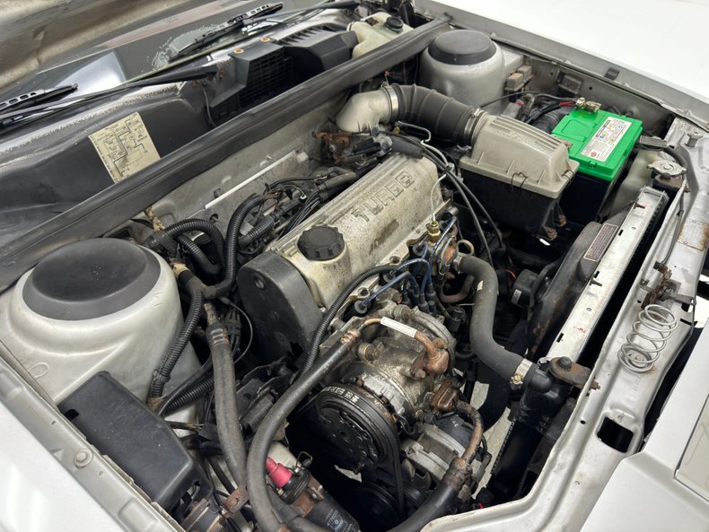 Chrysler-Lebaron-1985-Bright-Silver-Metall-Oxblood-12