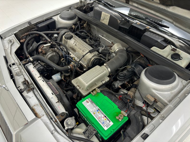 Chrysler-Lebaron-1985-Bright-Silver-Metall-Oxblood-14