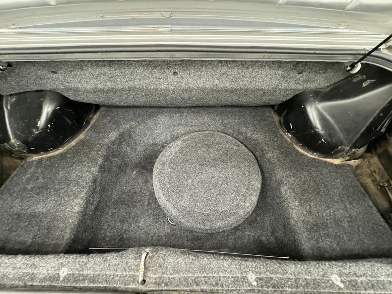 Chrysler-Lebaron-1985-Bright-Silver-Metall-Oxblood-16