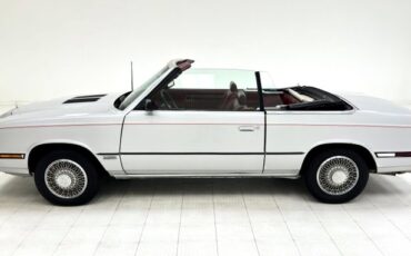 Chrysler-Lebaron-1985-Bright-Silver-Metall-Oxblood-19