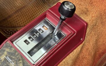 Chrysler-Lebaron-1985-Bright-Silver-Metall-Oxblood-2