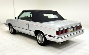 Chrysler-Lebaron-1985-Bright-Silver-Metall-Oxblood-20
