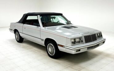Chrysler-Lebaron-1985-Bright-Silver-Metall-Oxblood-25