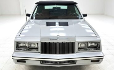 Chrysler-Lebaron-1985-Bright-Silver-Metall-Oxblood-26