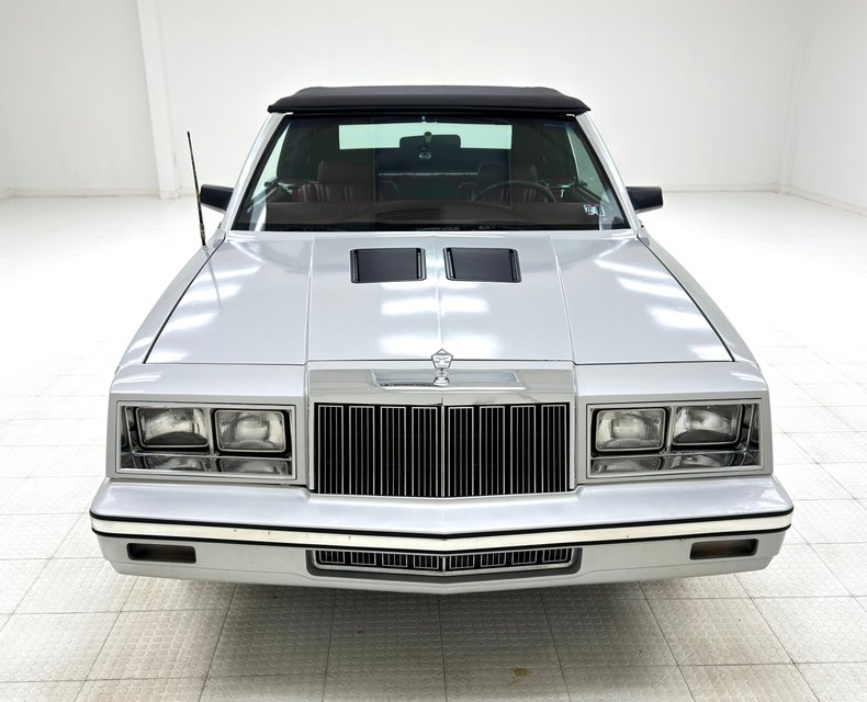 Chrysler-Lebaron-1985-Bright-Silver-Metall-Oxblood-26