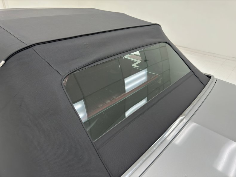 Chrysler-Lebaron-1985-Bright-Silver-Metall-Oxblood-33