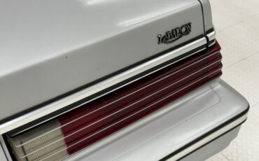 Chrysler-Lebaron-1985-Bright-Silver-Metall-Oxblood-34