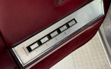 Chrysler-Lebaron-1985-Bright-Silver-Metall-Oxblood-38