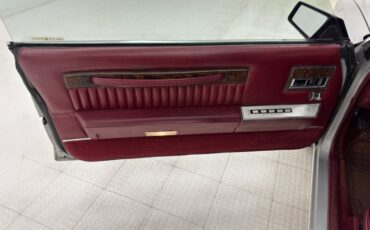Chrysler-Lebaron-1985-Bright-Silver-Metall-Oxblood-4