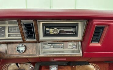 Chrysler-Lebaron-1985-Bright-Silver-Metall-Oxblood-48
