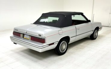 Chrysler-Lebaron-1985-Bright-Silver-Metall-Oxblood-6