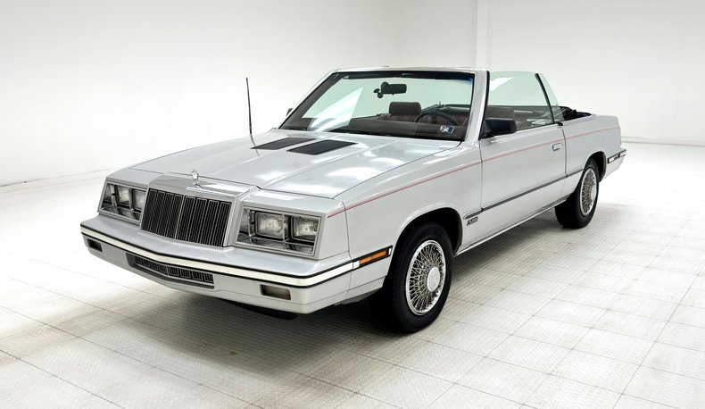 Chrysler-Lebaron-1985-Bright-Silver-Metall-Oxblood