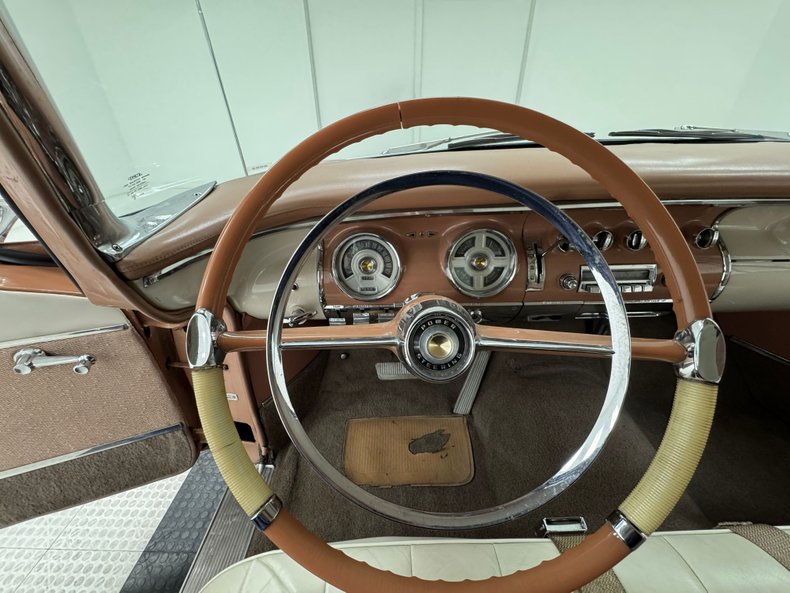 Chrysler-New-yorker-1955-Canyon-Tan-Coral-38