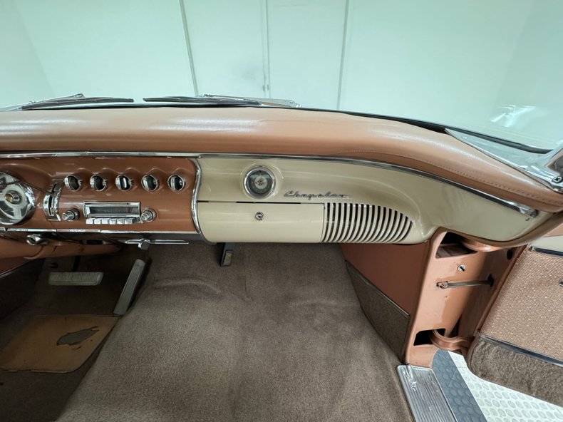 Chrysler-New-yorker-1955-Canyon-Tan-Coral-41