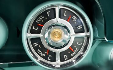 Chrysler-New-yorker-1957-Indian-Turquoise-Turquoise-28