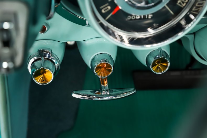 Chrysler-New-yorker-1957-Indian-Turquoise-Turquoise-33