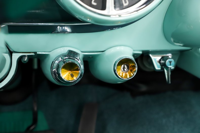 Chrysler-New-yorker-1957-Indian-Turquoise-Turquoise-34