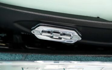 Chrysler-New-yorker-1957-Indian-Turquoise-Turquoise-37