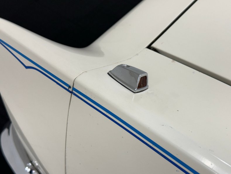 Chrysler-New-yorker-1976-Spinnaker-White-Blue-10