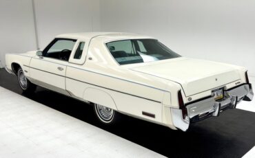 Chrysler-New-yorker-1976-Spinnaker-White-Blue-14