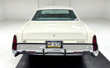 Chrysler-New-yorker-1976-Spinnaker-White-Blue-15