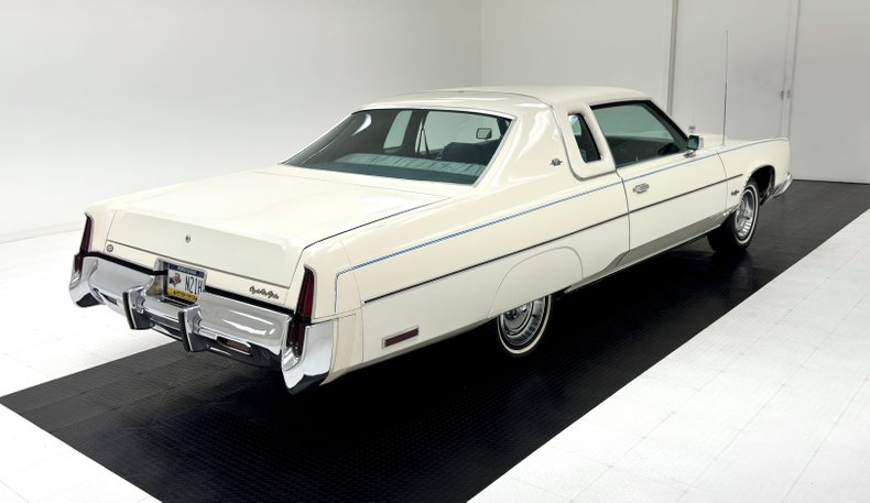 Chrysler-New-yorker-1976-Spinnaker-White-Blue-16