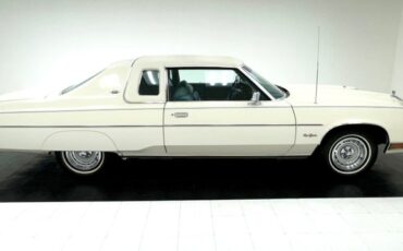Chrysler-New-yorker-1976-Spinnaker-White-Blue-17