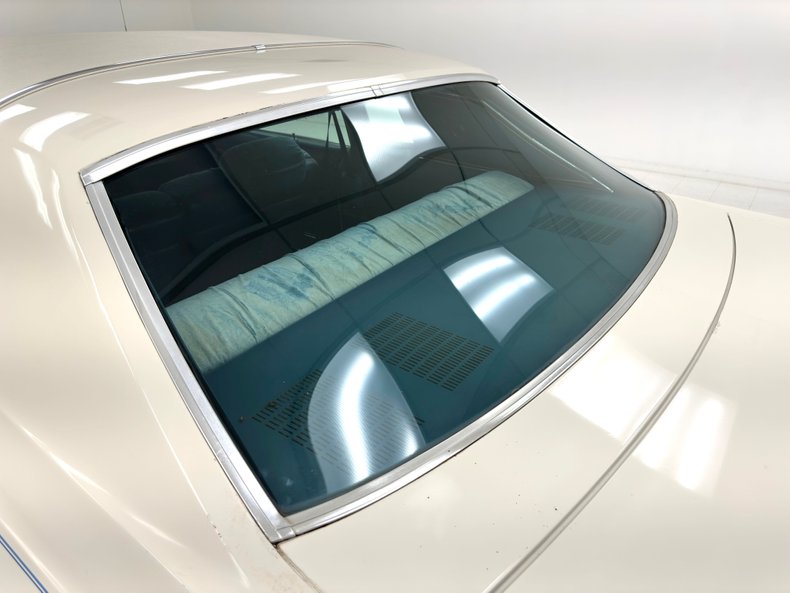 Chrysler-New-yorker-1976-Spinnaker-White-Blue-2