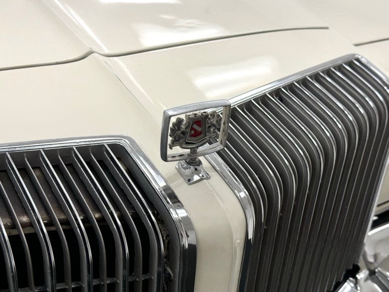 Chrysler-New-yorker-1976-Spinnaker-White-Blue-21