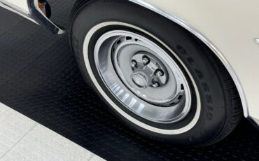 Chrysler-New-yorker-1976-Spinnaker-White-Blue-23