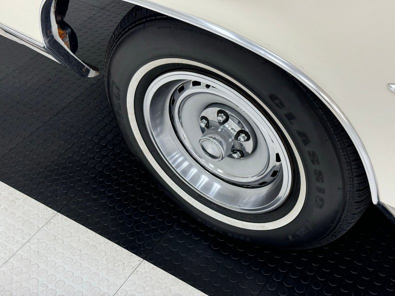 Chrysler-New-yorker-1976-Spinnaker-White-Blue-23