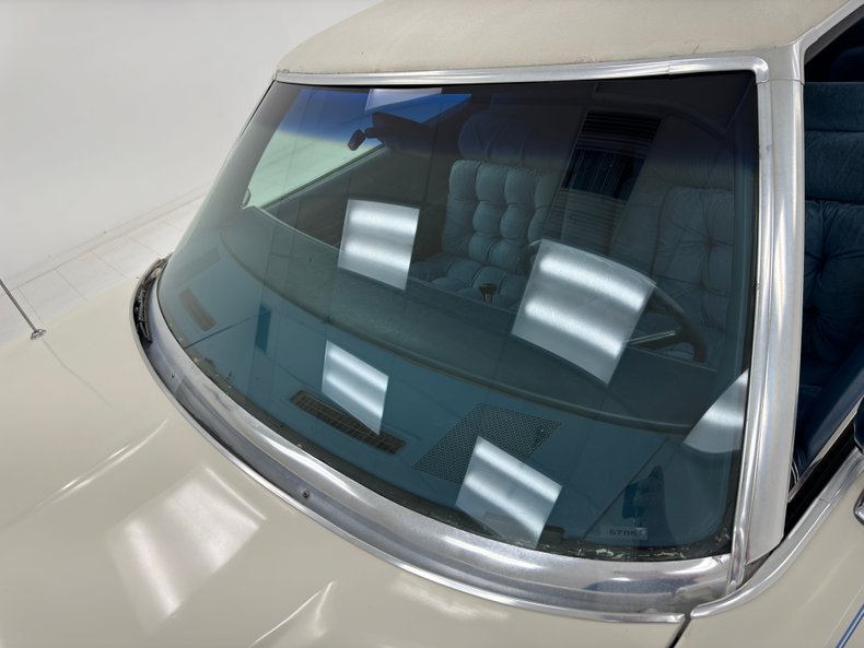 Chrysler-New-yorker-1976-Spinnaker-White-Blue-25