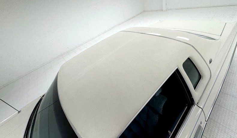 Chrysler-New-yorker-1976-Spinnaker-White-Blue-26