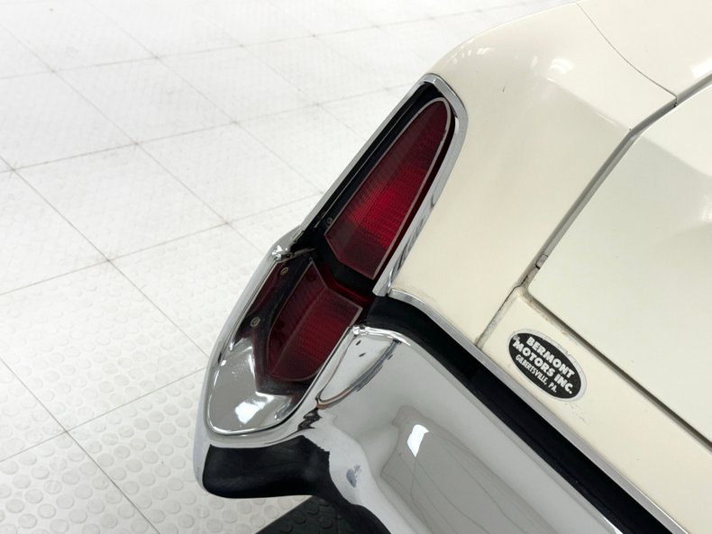 Chrysler-New-yorker-1976-Spinnaker-White-Blue-28