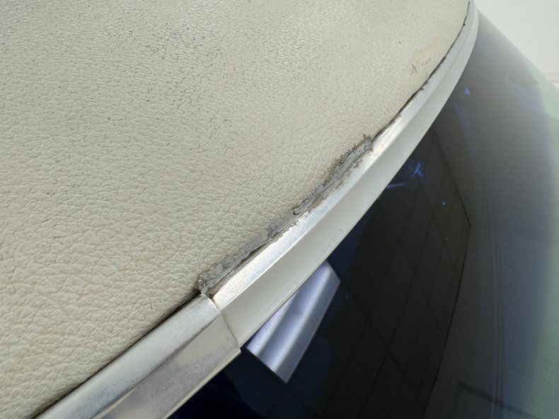 Chrysler-New-yorker-1976-Spinnaker-White-Blue-34