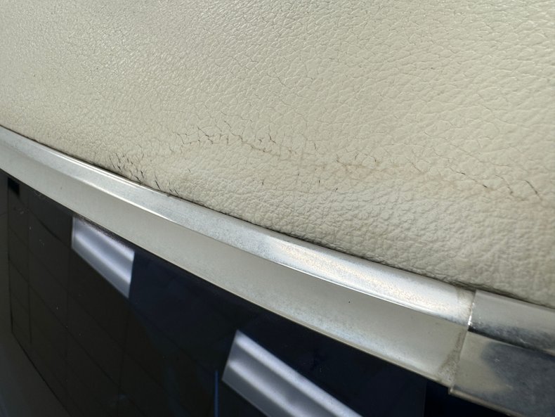 Chrysler-New-yorker-1976-Spinnaker-White-Blue-35