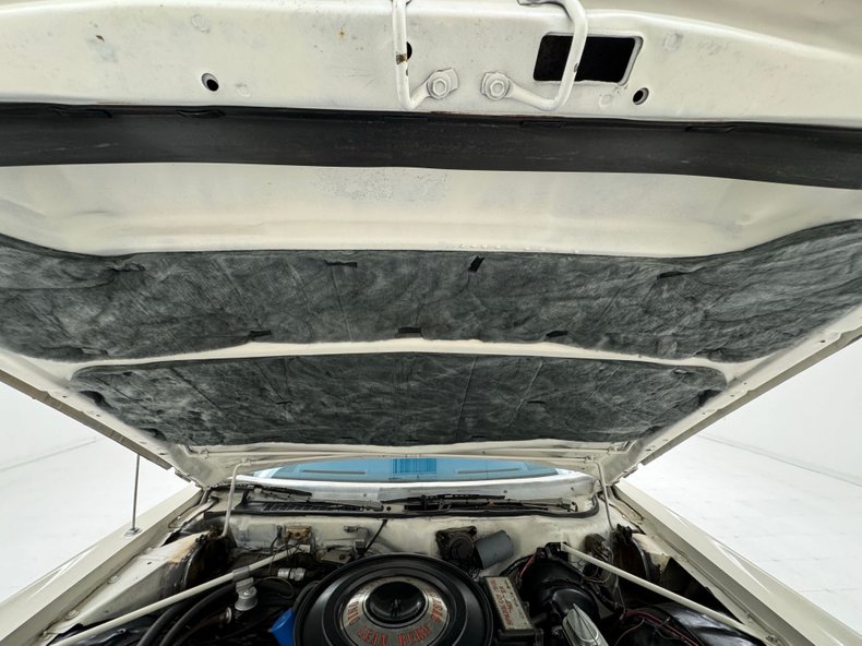 Chrysler-New-yorker-1976-Spinnaker-White-Blue-36