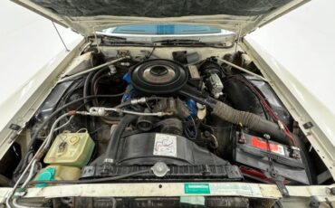 Chrysler-New-yorker-1976-Spinnaker-White-Blue-38