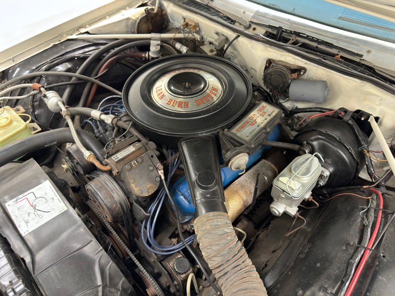 Chrysler-New-yorker-1976-Spinnaker-White-Blue-39