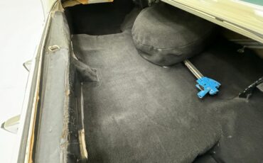 Chrysler-New-yorker-1976-Spinnaker-White-Blue-43