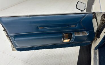 Chrysler-New-yorker-1976-Spinnaker-White-Blue-44