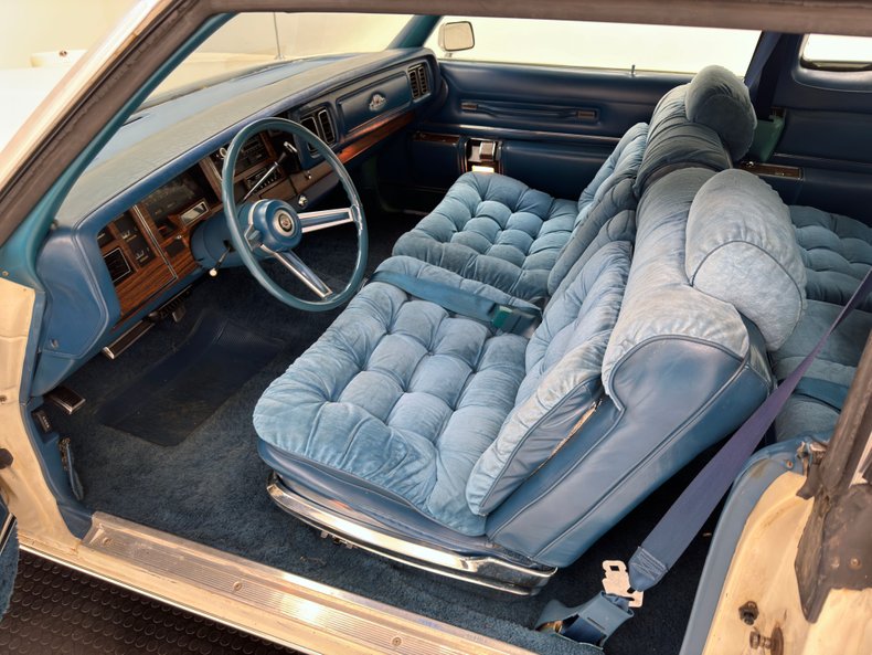 Chrysler-New-yorker-1976-Spinnaker-White-Blue-48