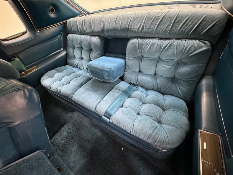 Chrysler-New-yorker-1976-Spinnaker-White-Blue-49