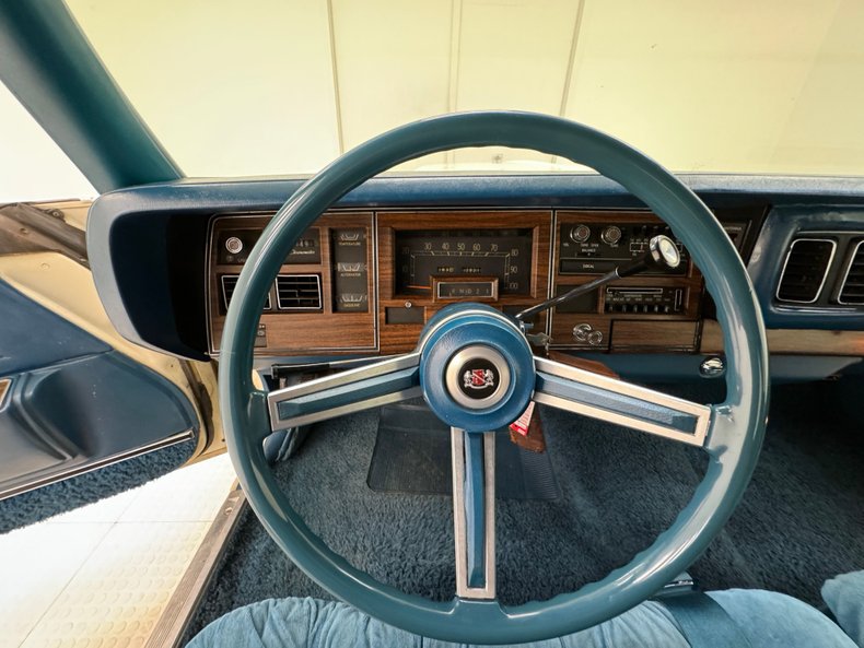 Chrysler-New-yorker-1976-Spinnaker-White-Blue-6