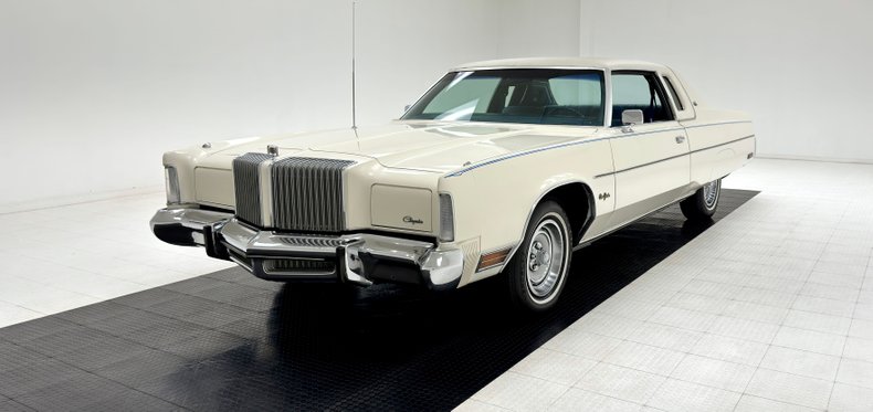 Chrysler-New-yorker-1976-Spinnaker-White-Blue-9