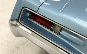 Chrysler-Newport-1968-Sky-Blue-Metallic-Light-Blue-17